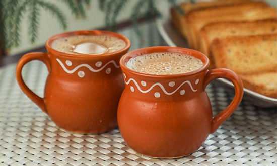 2-tea-cups-with-toast